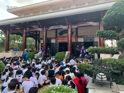 Tổ chức hoạt động học tập trải nghiệm, giáo dục kỹ năng sống tại “Di tích lịch sử Ngã Ba Giồng" và "Nông trại Profarm"