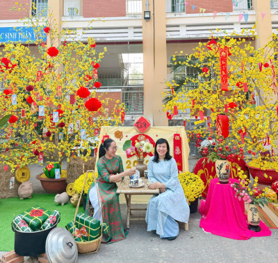 Hoạt Động Trải Nghiệm Trang Trí Mai Đào