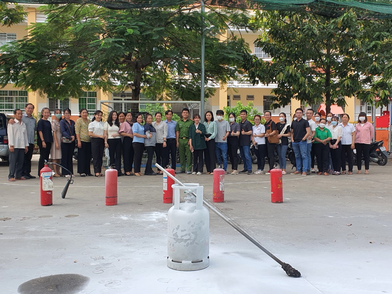 Tập huấn PCCC cho cán bộ giáo viên năm 2023.