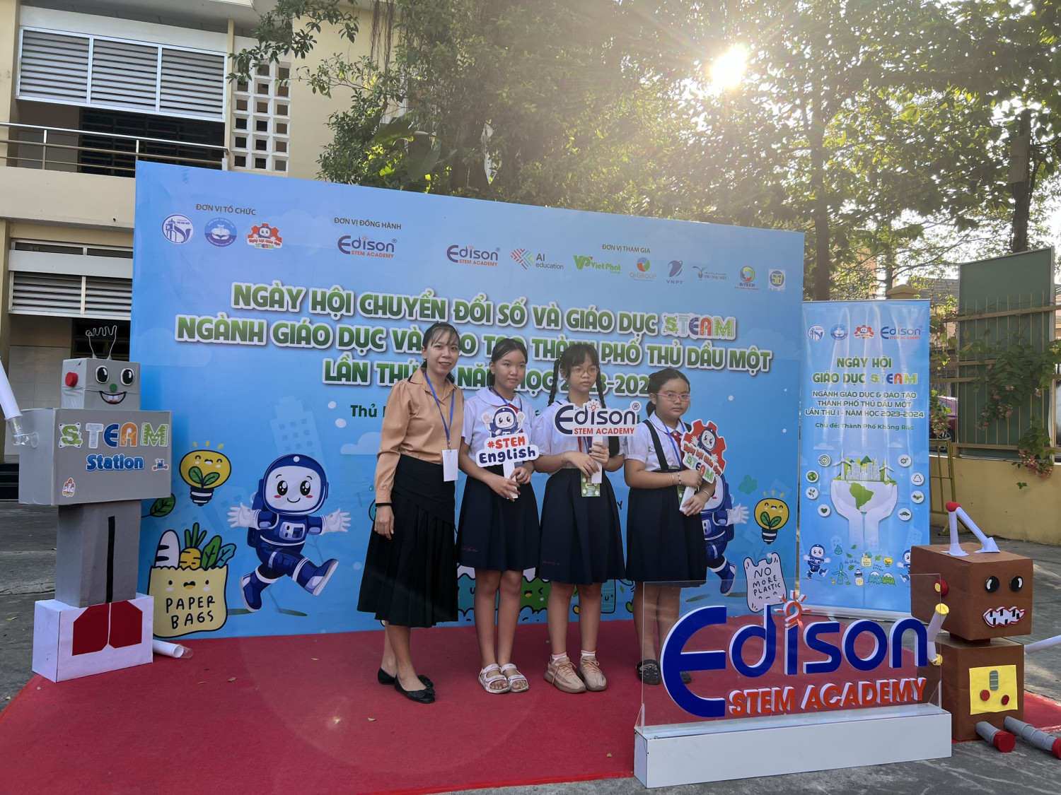 Ngày hội Chuyển đổi số và Giáo dục STEAM ngành Giáo dục và Đào tạo Thành phố Thủ Dầu Một năm học 2023-204.