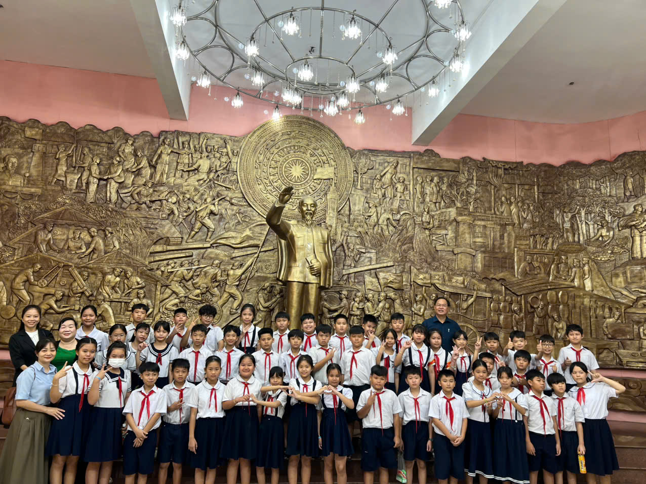 LIÊN ĐỘI TIỂU HỌC CHÁNH MỸ TỔ CHỨC HOẠT ĐỘNG NGÀY HỘI THIẾU NHI VUI KHỎE NĂM 2025